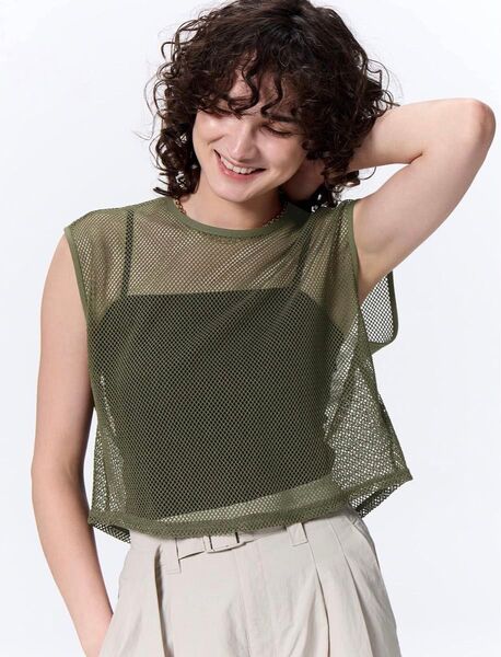 【新品未使用】GU メッシュTシャツ オリーブ XL カットソー 夏 重ね着 ノースリーブ 後ろ3ボタン前後着レイヤード
