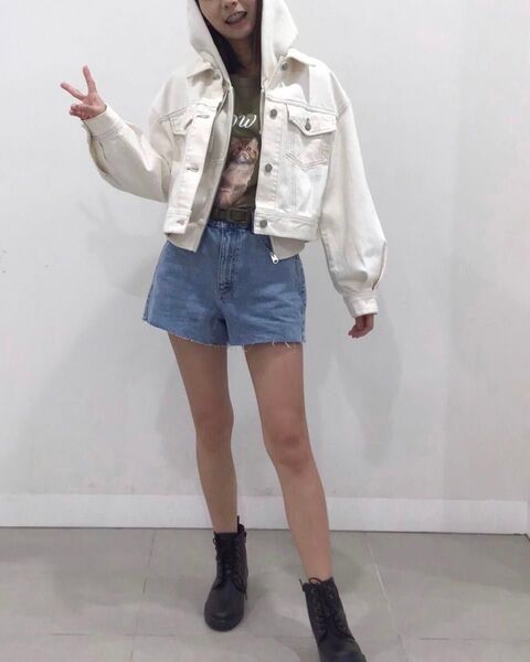 GU デニムクラッシュショートパンツ Lサイズ ブルー 水着の上にも ダメージ デニム ホットパンツ 切りっぱなし フリンジ