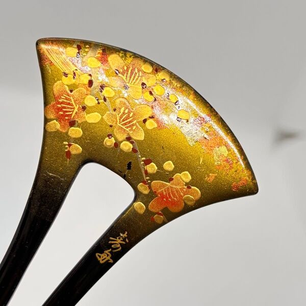 06 寿舟 木製 本漆金蒔絵 梅文様 小さめ バチ かんざし