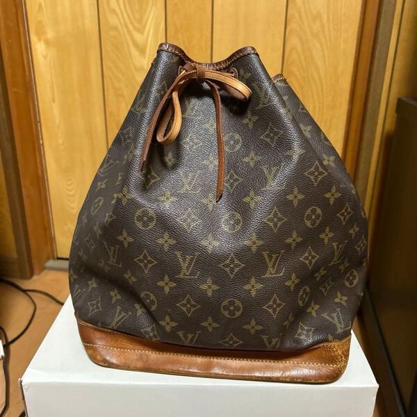 LOUIS VUITTON ルイヴィトン ノエ モノグラム ショルダーバッグ 巾着型