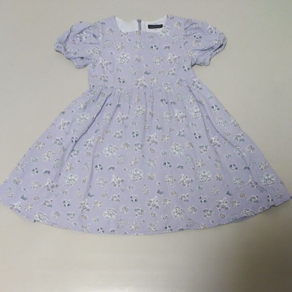 BeBe 綿100 半袖ワンピース130 花蝶柄 パープル