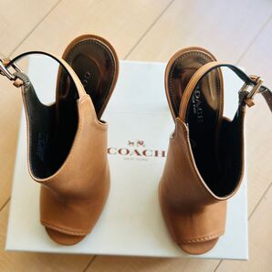 COACH オープントゥパンプス キャメル