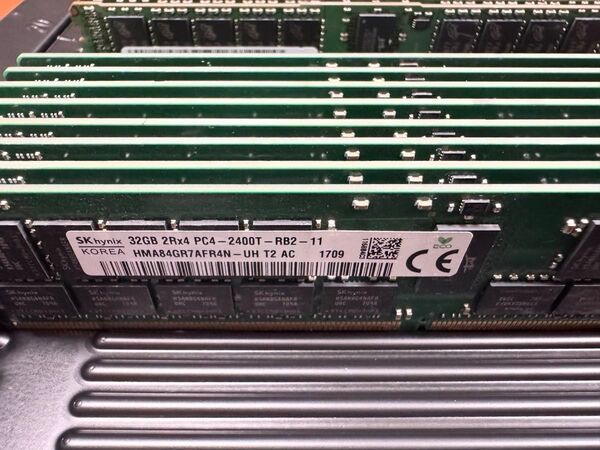 SKhynix 32GB 2R×4 ECC Registered RDIMM DDR4 30枚セット 計960GB