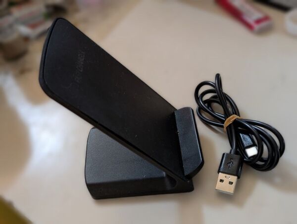 Qi 15W ワイヤレス充電器 スタンドタイプ