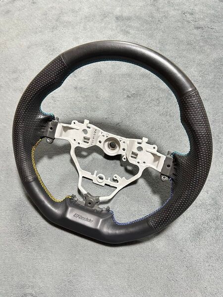 送料込み 美品TRUST GReddy レクサスGS 10系用スポーツステアリング
