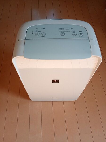 SHARP・ シャープ・ 衣類乾燥除湿機・CV-P71・中古