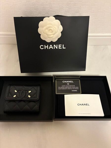 美品 CHANEL シャネル CC 三つ折り財布 キャビアスキン AP0375 マトラッセ