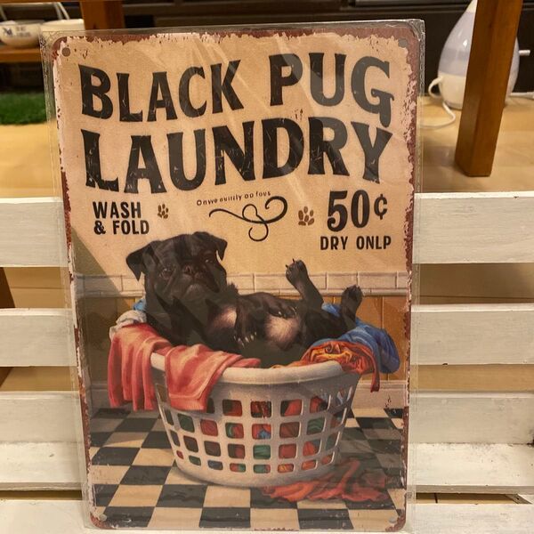 BLACK PUG LAUNDRY ブリキ看板 インテリア雑貨 アメリカンビンテージ風 レトロ