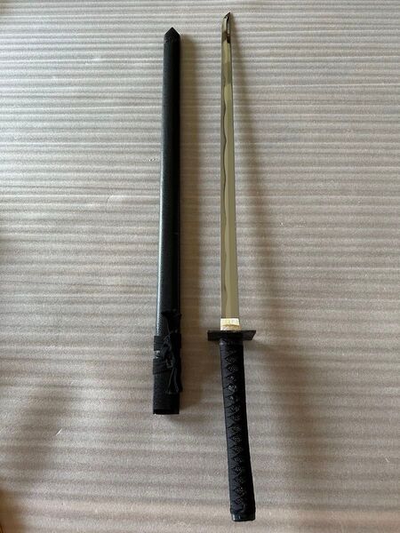 美品 模造刀 打刀 コスプレ黑鞘 鞘付長さ約106cm 鉄鍔 FL52