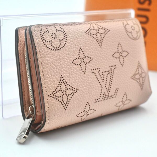LOUIS VUITTON ルイヴィトン モノグラム マヒナ ポルトフォイユクレア ジャスミンピンク 2つ折り財布 M82758