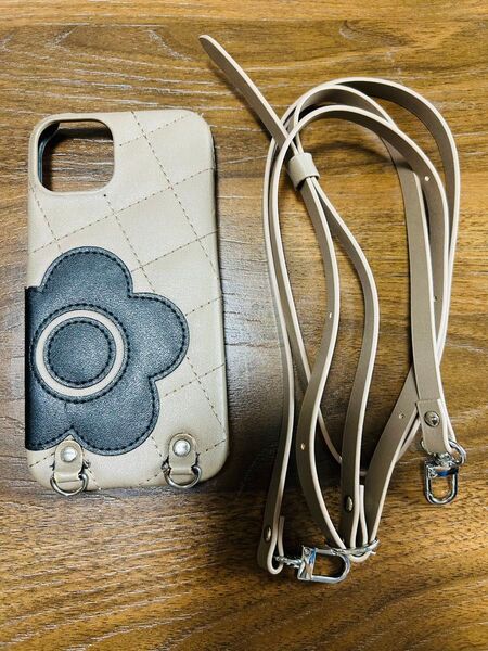 マリークワント iPhone14 スマートフォンケース チェーン付き