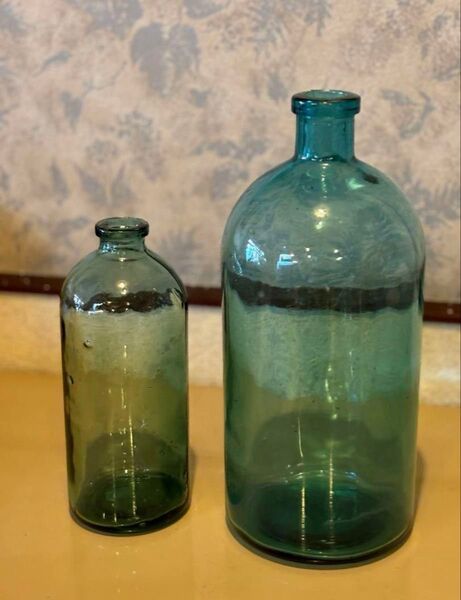 アンティーク 昭和レトロ 気泡入り 瓶 大、小 2本 レトロ瓶 花瓶 空瓶 ゆらゆらガラス 薬瓶