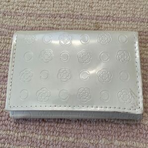 CLATHAS クレイサス 三つ折り財布 クリーム色 花模様