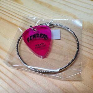Fender フェンダー ピック型アクリルチャーム Part2 ピンク 未使用 カプセルトイ ガチャ
