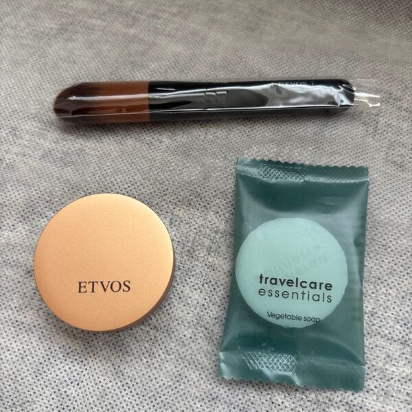 エトヴォス ETVOS フェイスパウダーブラシ(本品) ミネラルリフレクティングスキンパウダー 0.8g(フェイスパウダー)