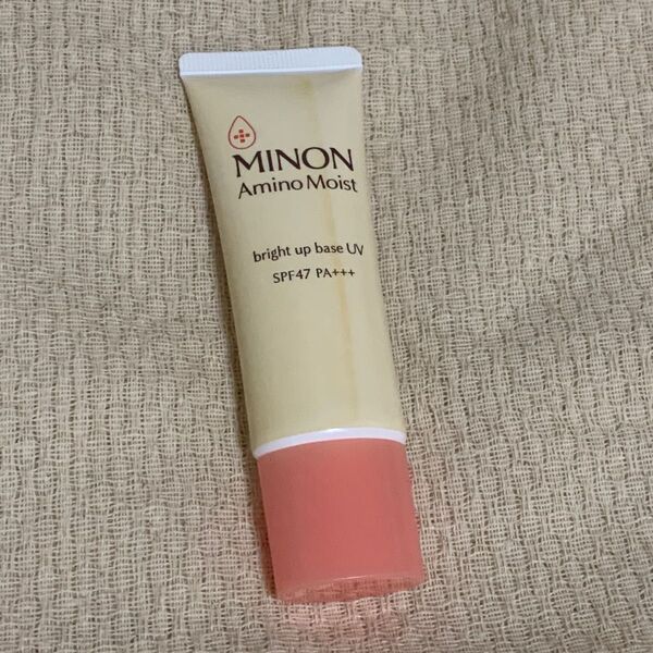 ミノン アミノモイスト ブライトアップベースUV SPF47 PA+++