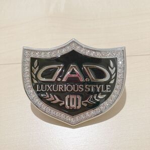 DAD LUXURIOUS STYLE エンブレム