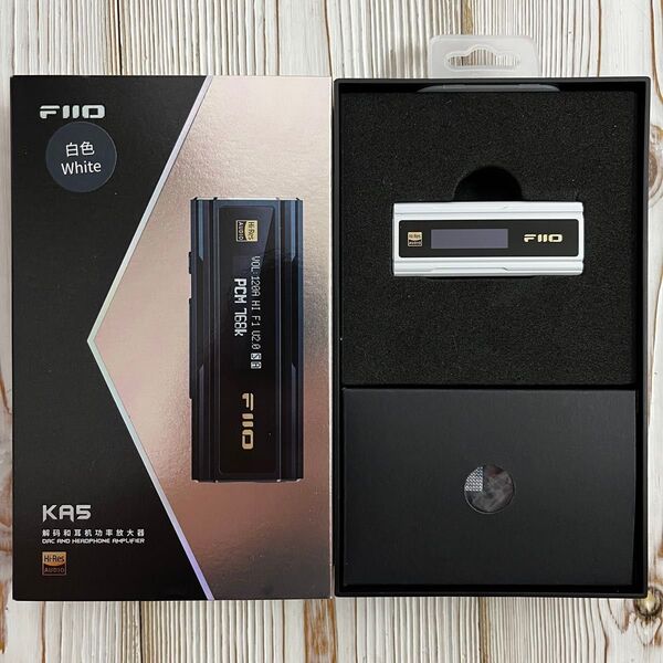 美品 Fiio KA5 ポータブルヘッドホンアンプ ホワイト 純正ケース SK-KA5