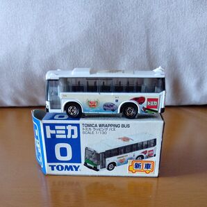 トミカ0 ラッピングバス
