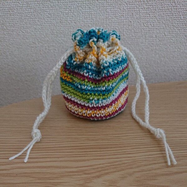 ハンドメイド 小さな巾着 編み物 かぎ針編み