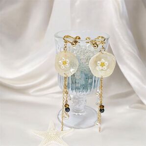 上品な海のきらめき*ナミマガシワのロングイヤリング 花