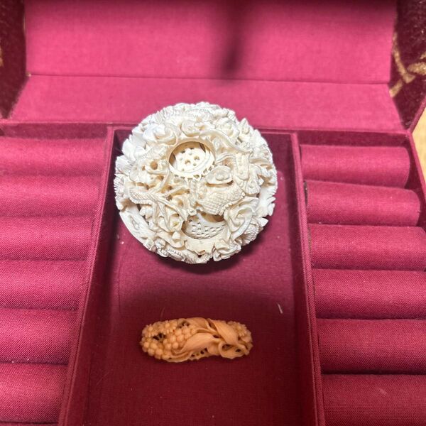 骨董品 多層球 中国美術 工芸品 置物、帯留めのk18を外した残り 現状品
