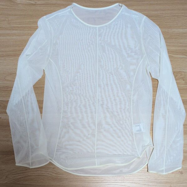 ユニクロ UNIQLO シアークルーネックTシャツ M