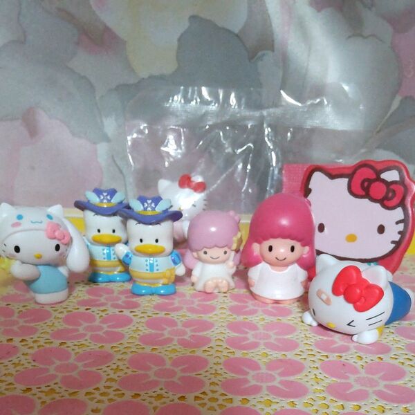 ミニ フィギュア ハローキティ アヒルのペック ララ キティちゃん タッパー サンリオ