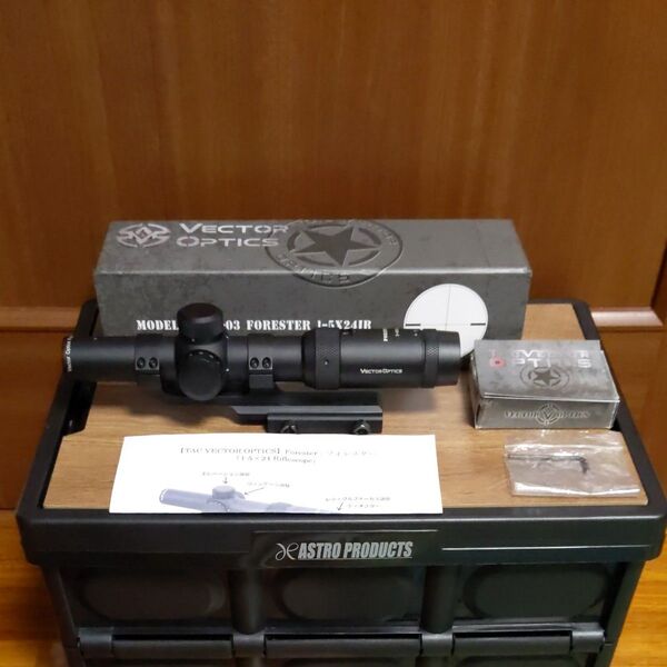 VECTOR OPTICS Forester Model. scoc-03 1-5×24IR ライフルスコープ