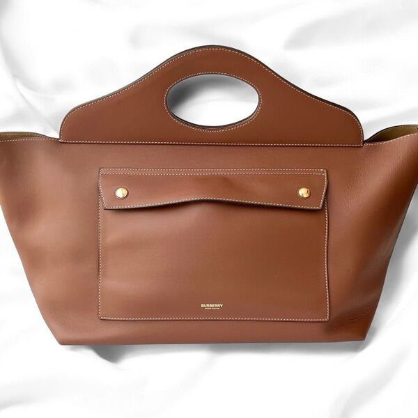 美品 バーバリー ミディアム レザー ソフトポケットトート ショルダーバッグ BURBERRY