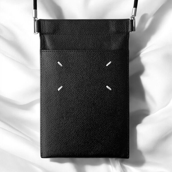美品 メゾンマルジェラ スマートフォンポーチ ショルダーバッグ ブラック レザー Maison Margiela