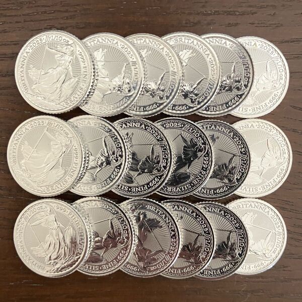 2025年 イギリス ブリタニア銀貨 1/10オンス 18枚