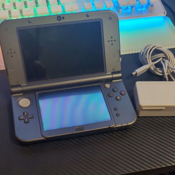 new ニンテンドー3DS LL 本体 充電器付き