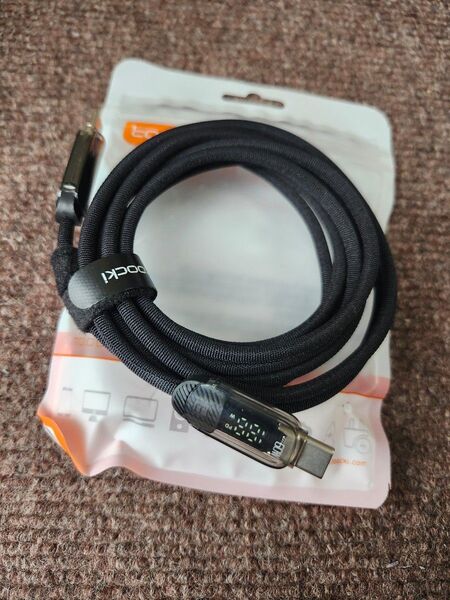 ほぼ未使用 toocki USB type-c ケーブル 黒色 2m PD60W ディスプレイ付き 出力表示