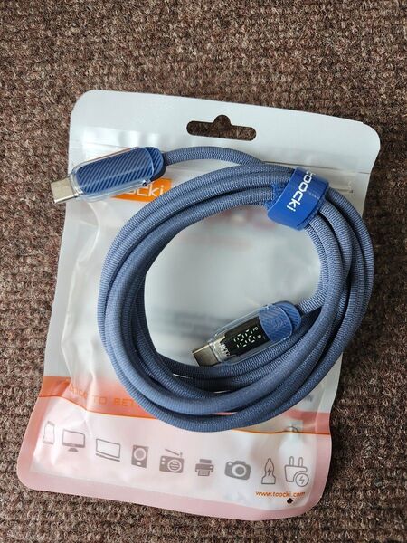 ほぼ未使用 toocki USB type-c ケーブル 青色 2m PD60W ディスプレイ付き 出力表示