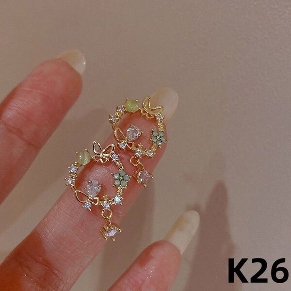 ピアス イヤリング サージカルステンレス 蝶 フラワー 華やかなデザイン