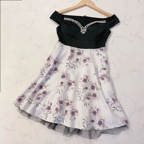 ビジュー フラワー柄 フレア ミニ ドレス M ブラック ホワイト dazzy ワンピース ノースリーブ