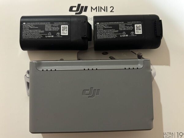 【良品】純正品 DJI mini2 ミニ2 フライトバッテリー 2本 + 充電器(ハブ)MAVIC マビック 純正バッテリー