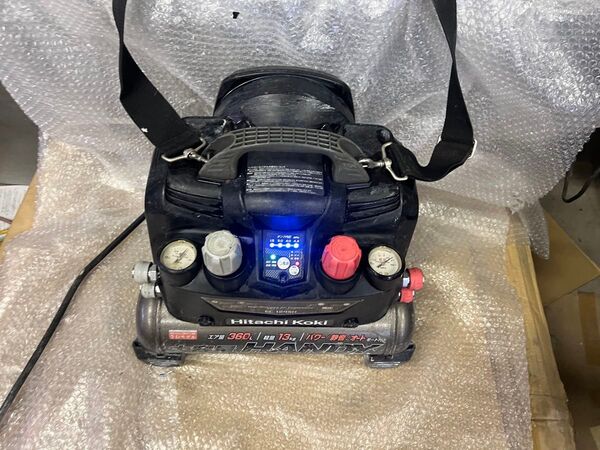 中古 日立エアーコンプレッサーEC1245H軽搬型HiKOKI