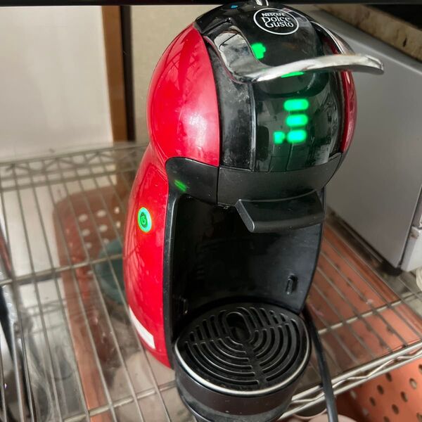 ネスカフェ ドルチェグスト コーヒーマシン レッド