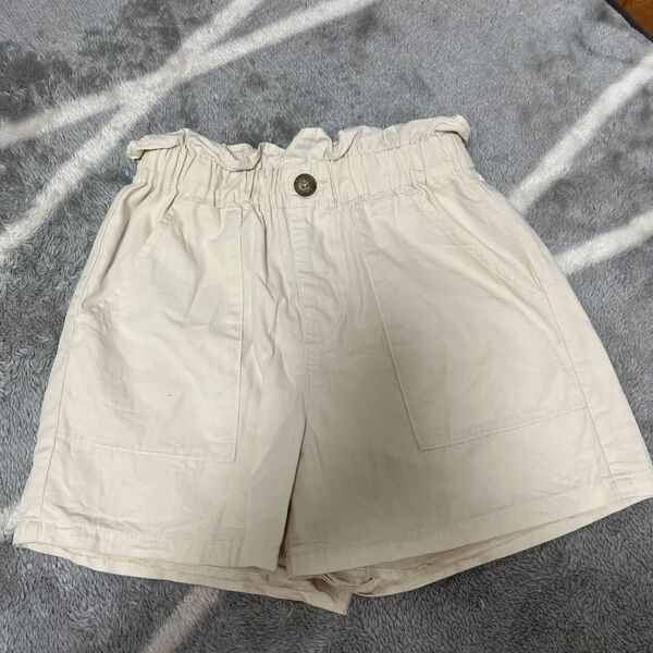 GU白 ショートパンツ ウエストゴム ポケット付き