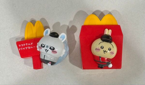 ちいかわ マクドナルド マック ハッピーセット モモンガのポールサイン えんぴつキャップ うさぎのシールディスペンサー