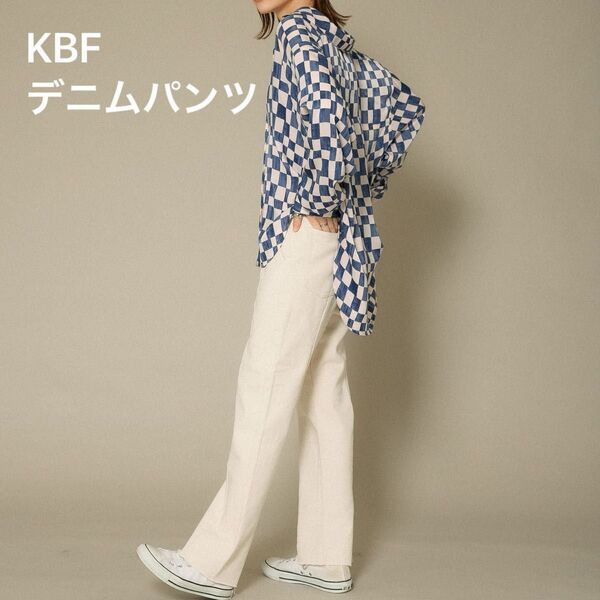 レディース KBF アーバンリサーチ ホワイトデニムパンツ ストレート ハイウエスト スリット入り ボトムス ジーパン