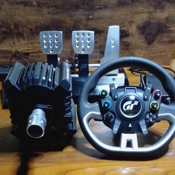 FANATEC DD PRO(8Nm)(5Nm) &Club Sport PEDALS V2