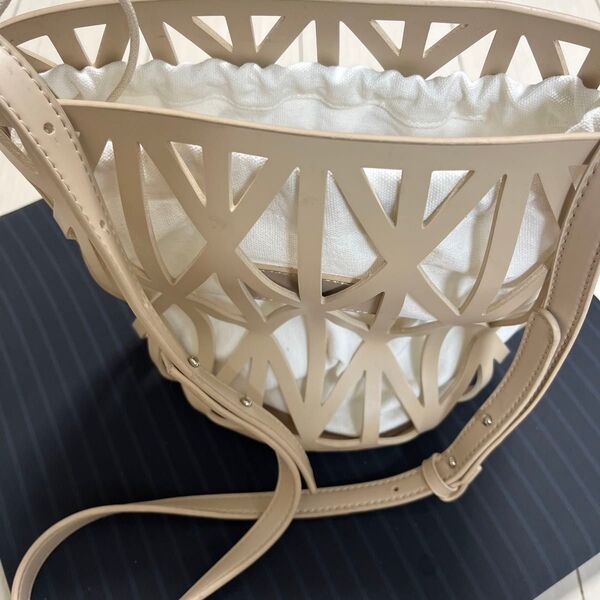 DHOLICレザー メッシュバッグ ベージュ 巾着