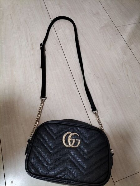 ショルダーバッグ gg ロゴ レザー チェーン ノベルティ GUCCI