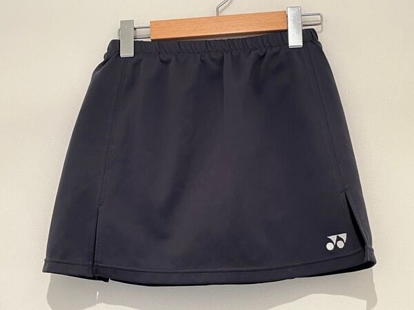 ヨネックス スコート(Mサイズ)グレー バトミントン テニス トレーニングウェア YONEX