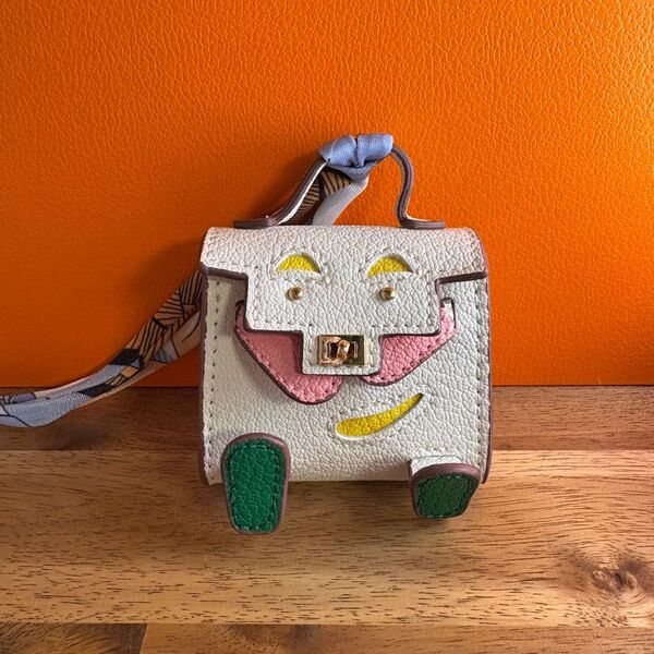 新品*BAG ミニバッグチャーム ミニチュアチャーム イヤホンケース ホワイト