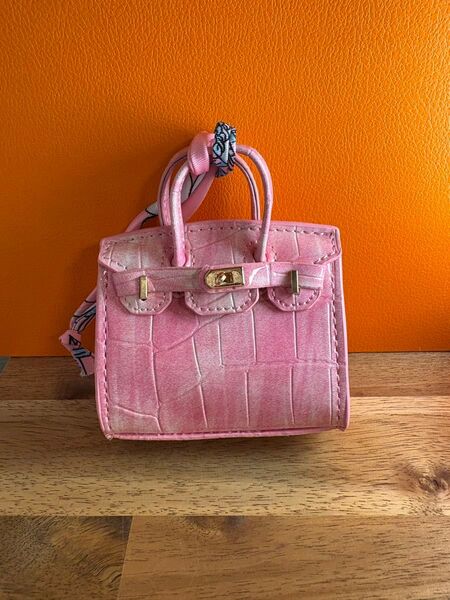 新品*BAG ミニバッグチャーム ミニチュアチャーム イヤホンケース エナメルピンク