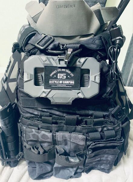 【6月限定価格】S.W.A.T製LBTタイプ プレートキャリア Typhonタイフォン迷彩 装備品多数付属
